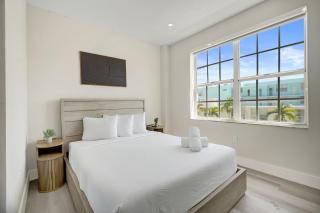 Cozy 2BR SoBe Pad Just a Block to the Beach 303 - 8