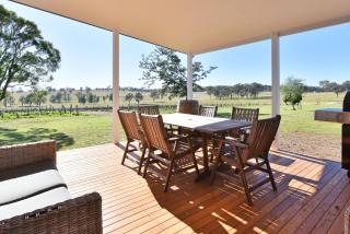 Kinloch Cottage Stunning Stay on Daisy Hill Vineyard - 7