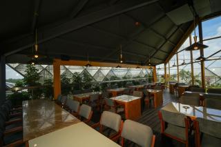 Ramada Encore by Wyndham Kochi Kalamassery - 2