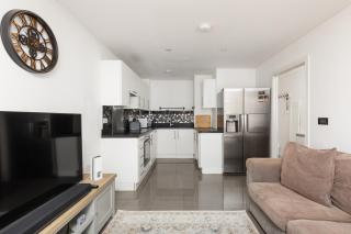 Cosy 2BR with Free Parking, Near Wimbledon - 3