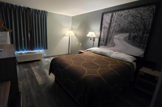 Super 8 by Wyndham Cloverdale IN - 8
