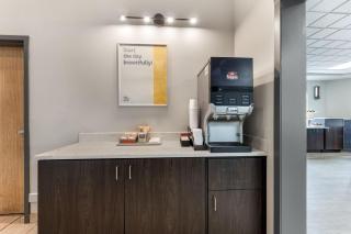 Days Inn & Suites by Wyndham Thunder Bay - 5