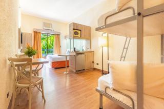Microtel by Wyndham Boracay - 1