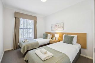 Urban Serenity 2 Bedroom Apt with Stunning Views - 1
