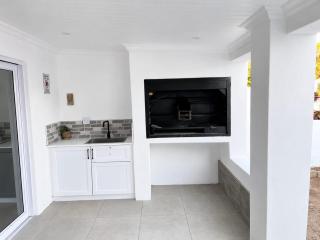 Modern, spacious & newly renovated Langebaan Stay - 6