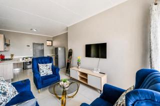 Happiness Retreat Stays -Midrand - 9
