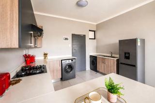 Happiness Retreat Stays -Midrand - 8