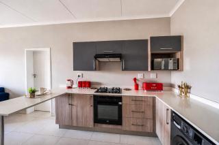 Happiness Retreat Stays -Midrand - 6