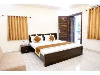 The Mahakal Comfort Haven Hotel Jag Laxmi - Near Mahakaleshwar Jyotirlinga Ujjain ! AC Rooms, Family Stay, Wi-Fi, Parking & 24x7 Guest Assistance - 8