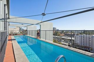 East Perth 2BR Flat with Sauna & Gym Access - 8
