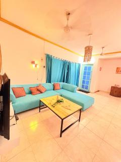 4 Bedroom Villa Baga Beach Calangute - Private Plunge pool - Kitchen - Wifi - TV - 8