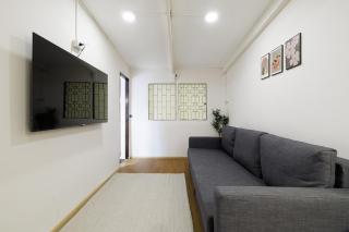 Private 6-Bedroom House for 12 Guests near BTS & Airport Rail Link - 0
