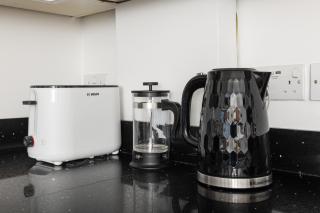 Delightful 2BR, 1 Min to Lower Sydenham - 2