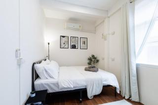 Private 6-Bedroom House for 12 Guests near BTS & Airport Rail Link - 8