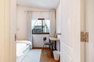 Private 6-Bedroom House for 12 Guests near BTS & Airport Rail Link - 5