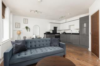 Delightful 2BR, 1 Min to Lower Sydenham - 7