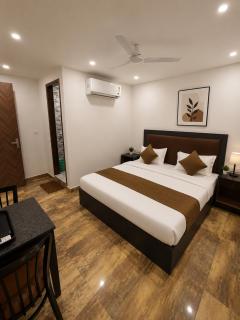 Hotel GK House - Greater Kailash 1 - 6