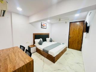 Hotel NK Heritage - Govindpuri Metro - 5