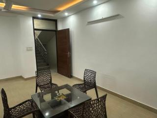 Hotel Anmol Height - Saket Metro - 2