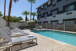 Spark by Hilton Tempe Phoenix Airport - 2
