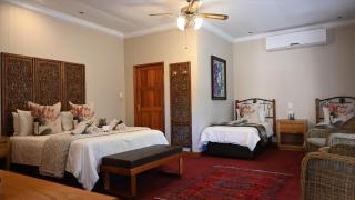 LUXURY FAMILY EN-SUITE ROOM @ 4 STAR GUEST HOUSE - 9