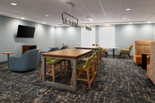 Hampton Inn by Hilton Philadelphia International Airport - 5