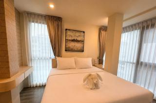 Sun and Moon Hotel - Bed and Bistro - 9