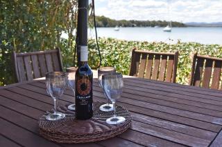 Baywatch Waterfront Lake Retreat with Private Jetty at Silverwater Lake Macqaurie - 5