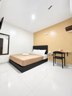 Dramayu Hotel - 8