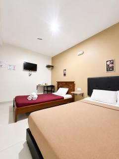 Dramayu Hotel - 4