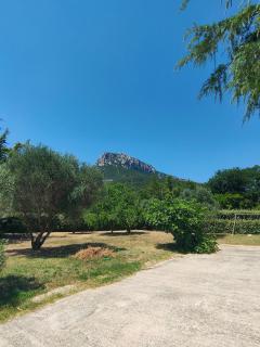 Studio indépendant au calme,terrain arboré de 2000 m2 avec piscine, à 15 min des plages - 4
