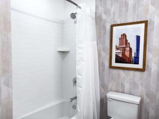 Hampton Inn & Suites Addison - 9