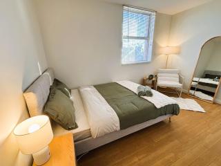 Self Contained - 3 Bedroom Corporate Apartment - 5