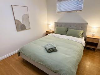Self Contained - 3 Bedroom Corporate Apartment - 3