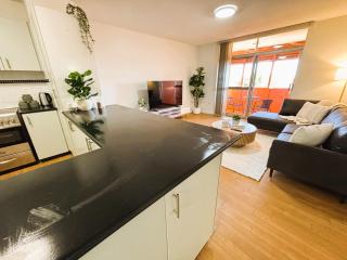 Self Contained - 3 Bedroom Corporate Apartment - 9