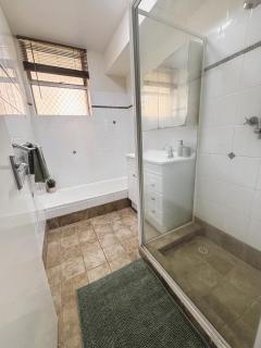 Self Contained - 3 Bedroom Corporate Apartment - 2
