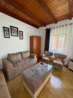 Emi's House - 4