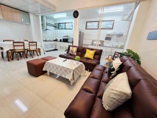 Cozy Living Sukhumvit 38 with Pool Table near BTS Thonglor - 8