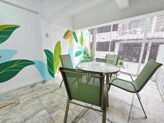 Cozy Living Sukhumvit 38 with Pool Table near BTS Thonglor - 7