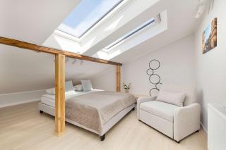 Klimatyzowany Apartament z 2 Sypialniami blisko Centrum by Noclegi Renters - 9