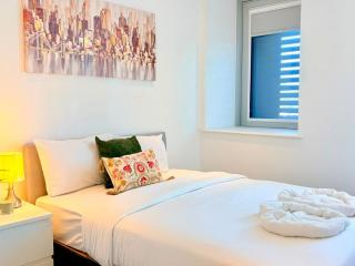 Cozy 2 Bed Flat, 1 Min from Tube, Sleep 6, BP3 - 6