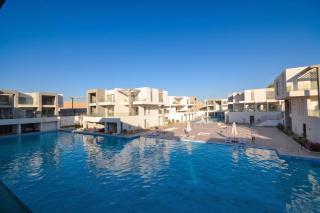 Infinity Pool View Studio at Maraya, El Gouna - 4
