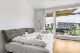 New Arctic Seaside With Balcony & Amazing View - 2