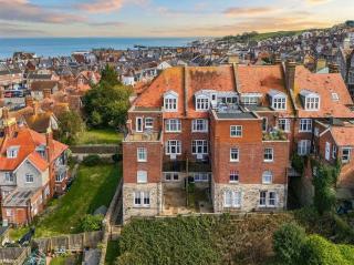 Stylish Swanage Apartment Near Beach & Town - 1