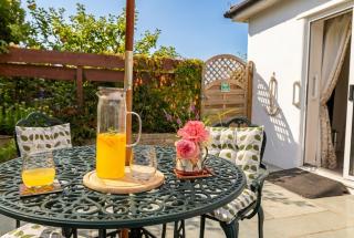 Dog friendly peaceful Dorset escape for 2 - 9