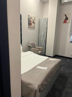 room in Yerevan - 4