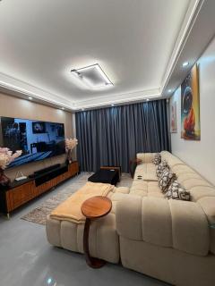 Kilimani Spacious 1BR with Private Study & Balcony - 0