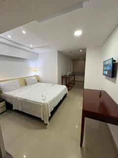 Condominio Agenfor, Edificio Hotel Piramide - 2