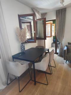 New Luxury Residence in centar with private parking in the garage - 4