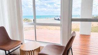 The Absolute Beach House -Luxury Oceanfront Escape - Jindalee - 5